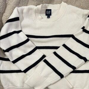 GAP White Crewneck Sweater with Black Stripes